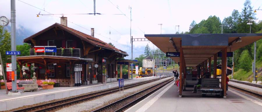 Filisur - it simply
doesn't compare to conditions at german train stations