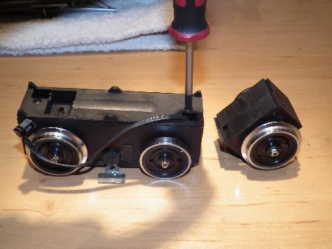 Separating the axle holder