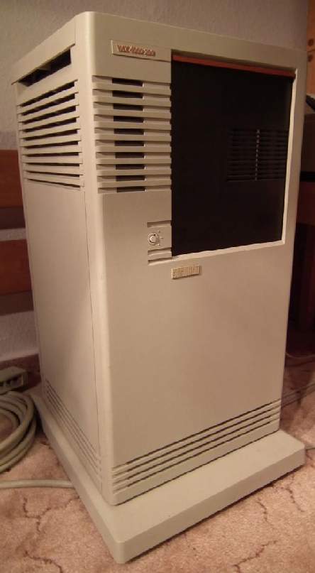 Als Hardware noch Metall war... Q-Bus Maschine